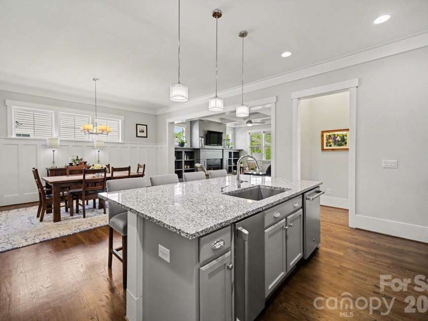 127 Inspired Way, Fort Mill, SC 29708.  MLS# CAR4369238, YatesRealty ID 30032. Entertain with ease in this kitchen!
