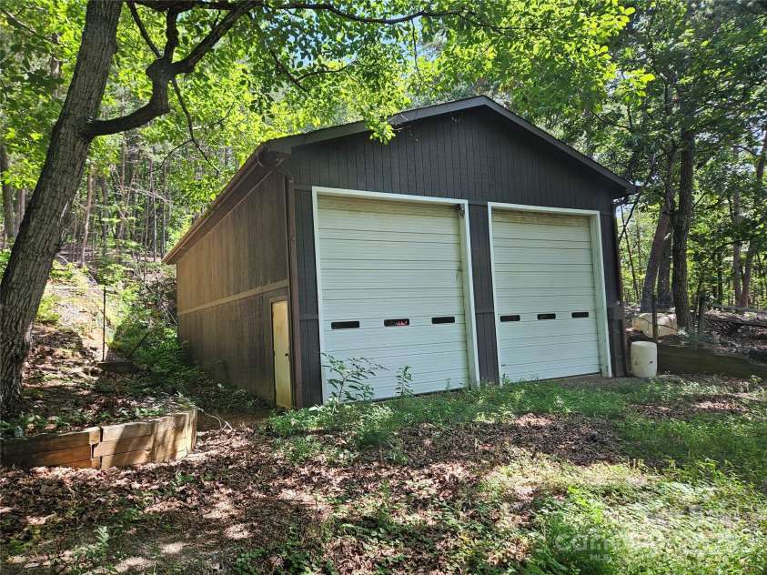 139 Wanderless Lane, Taylorsville, NC 28681.  MLS# CAR4286866, YatesRealty ID 30032. Garage