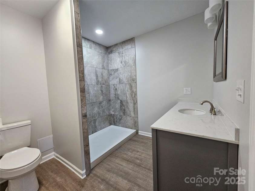 139 Wanderless Lane, Taylorsville, NC 28681.  MLS# CAR4286866, YatesRealty ID 30032. Primary Bathroom