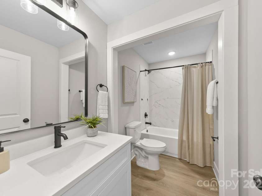 5115 Carden Drive, Charlotte, NC 28227.  MLS# CAR4250406, YatesRealty ID 30033. Bathroom