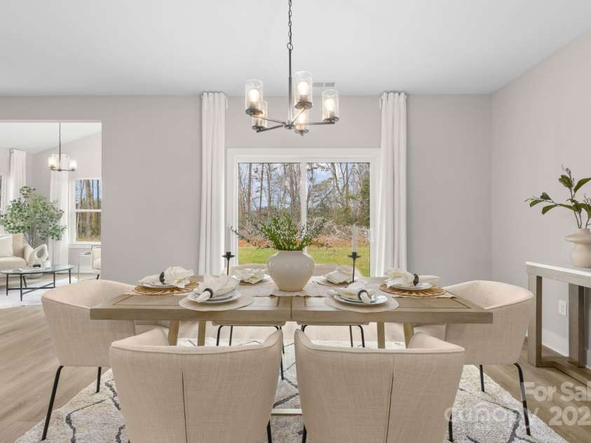 5115 Carden Drive, Charlotte, NC 28227.  MLS# CAR4250406, YatesRealty ID 30033. Dining room