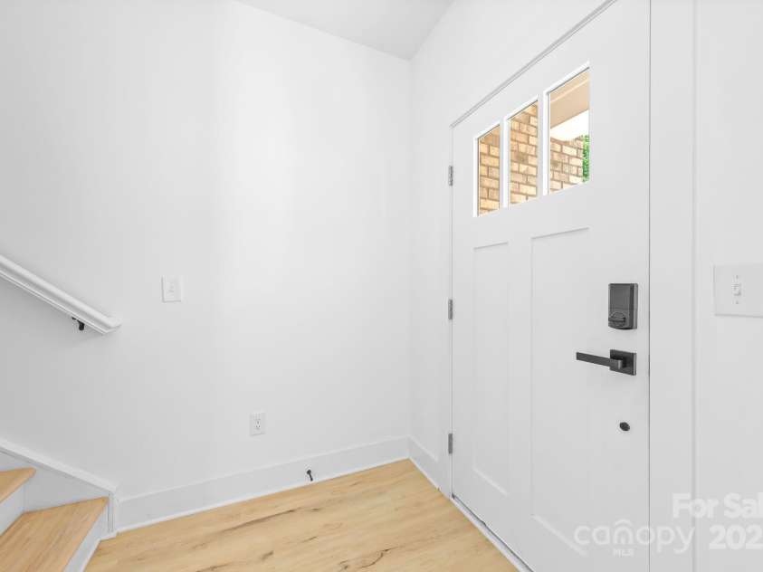 5115 Carden Drive, Charlotte, NC 28227.  MLS# CAR4250406, YatesRealty ID 30033. Foyer