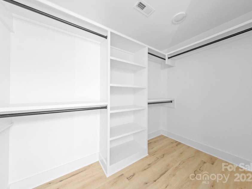 5115 Carden Drive, Charlotte, NC 28227.  MLS# CAR4250406, YatesRealty ID 30033. Primary Closet