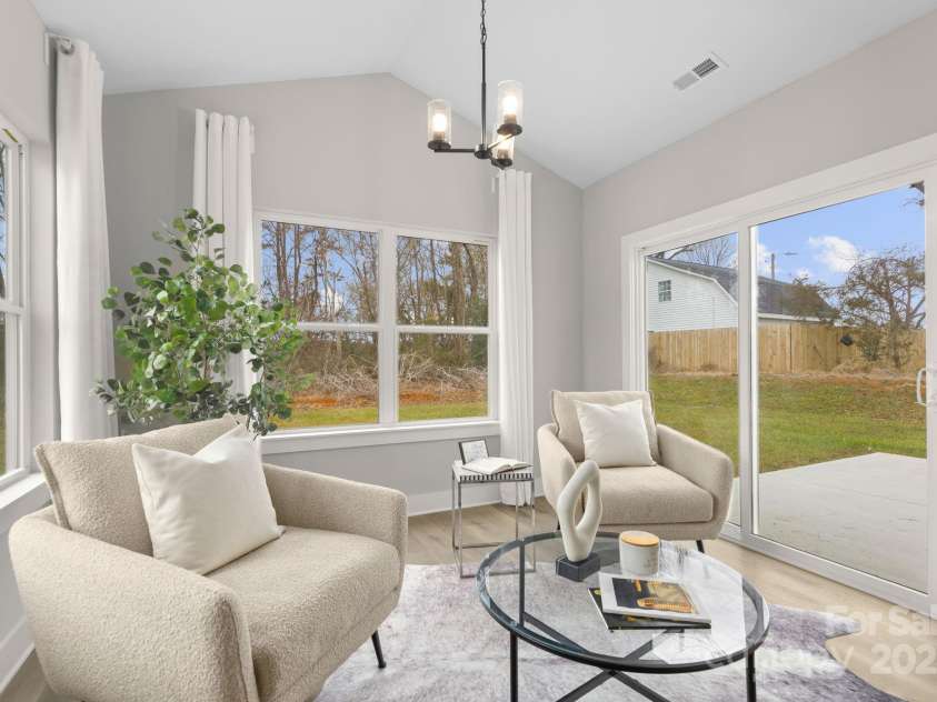 5115 Carden Drive, Charlotte, NC 28227.  MLS# CAR4250406, YatesRealty ID 30033. Sunroom