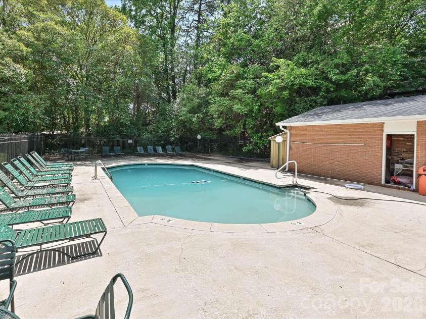 4611 Hedgemore Drive, Charlotte, NC 28209.  MLS# CAR4335410, YatesRealty ID 30034. Community Pool