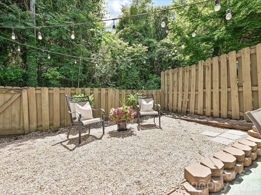 4611 Hedgemore Drive, Charlotte, NC 28209.  MLS# CAR4335410, YatesRealty ID 30034. Patio