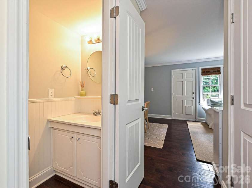4611 Hedgemore Drive, Charlotte, NC 28209.  MLS# CAR4335410, YatesRealty ID 30034. Powder Room