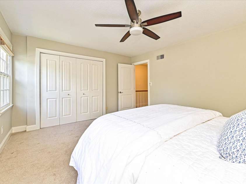 4611 Hedgemore Drive, Charlotte, NC 28209.  MLS# CAR4335410, YatesRealty ID 30034. Primary Bedroom