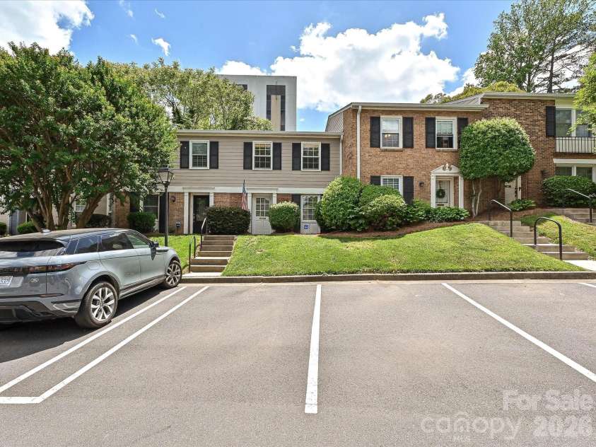 4611 Hedgemore Drive, Charlotte, NC 28209.  MLS# CAR4335410, YatesRealty ID 30034. Welcome Home!