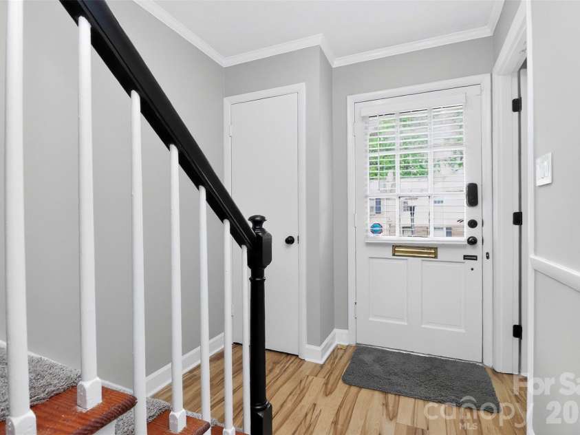 4611 Hedgemore Drive, Charlotte, NC 28209.  MLS# CAR4386430, YatesRealty ID 30034. 