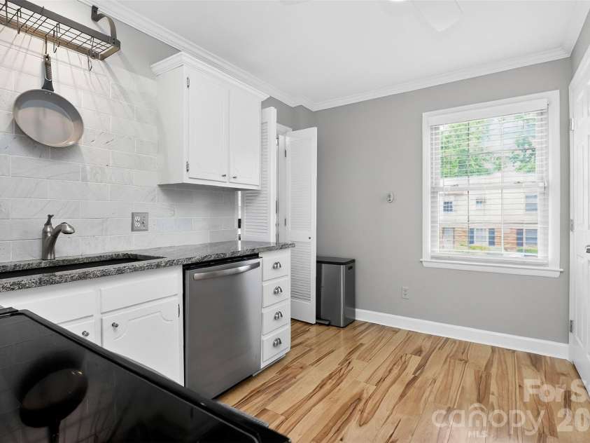 4611 Hedgemore Drive, Charlotte, NC 28209.  MLS# CAR4386430, YatesRealty ID 30034. 
