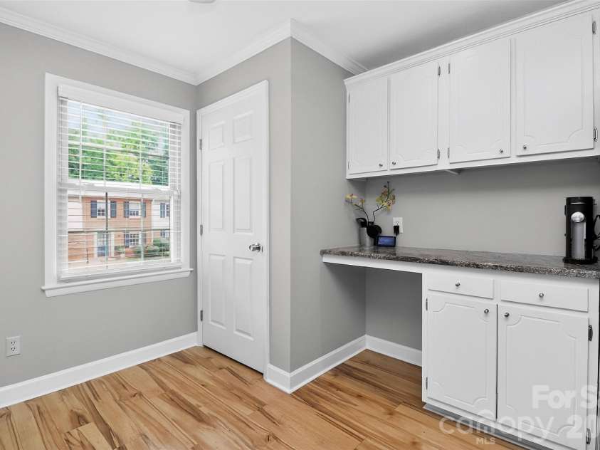 4611 Hedgemore Drive, Charlotte, NC 28209.  MLS# CAR4386430, YatesRealty ID 30034. 