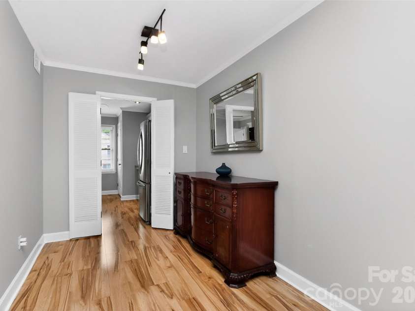 4611 Hedgemore Drive, Charlotte, NC 28209.  MLS# CAR4386430, YatesRealty ID 30034. 