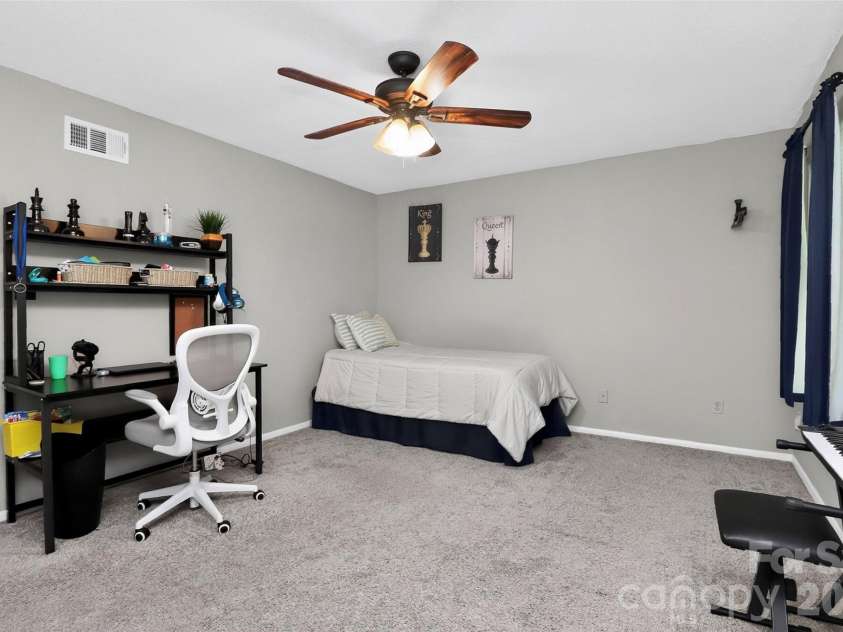 4611 Hedgemore Drive, Charlotte, NC 28209.  MLS# CAR4386430, YatesRealty ID 30034. 