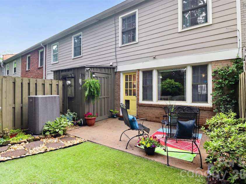 4611 Hedgemore Drive, Charlotte, NC 28209.  MLS# CAR4386430, YatesRealty ID 30034. 