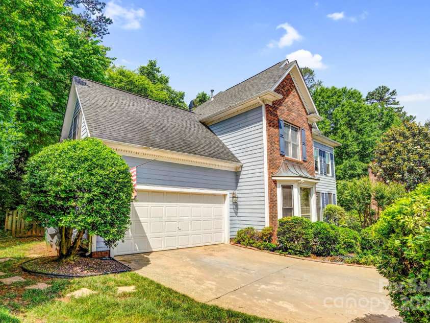 5238 Downing Creek Drive, Charlotte, NC 28269.  MLS# CAR4272595, YatesRealty ID 30035. 