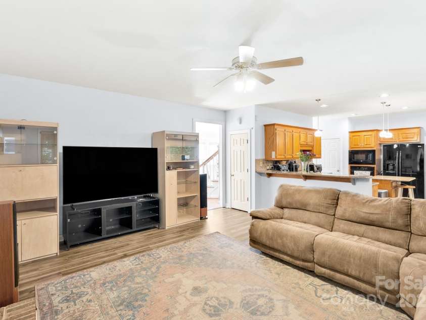 5238 Downing Creek Drive, Charlotte, NC 28269.  MLS# CAR4272595, YatesRealty ID 30035. 