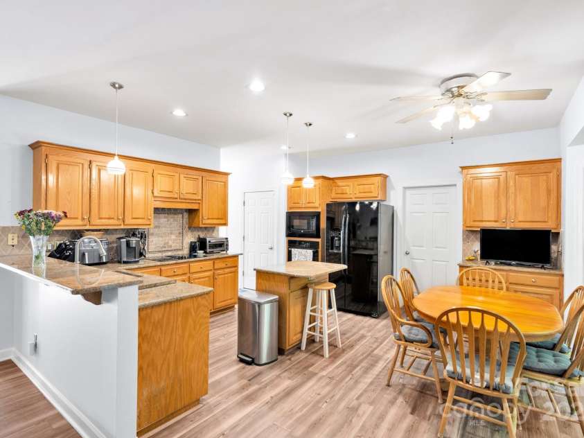 5238 Downing Creek Drive, Charlotte, NC 28269.  MLS# CAR4272595, YatesRealty ID 30035. 