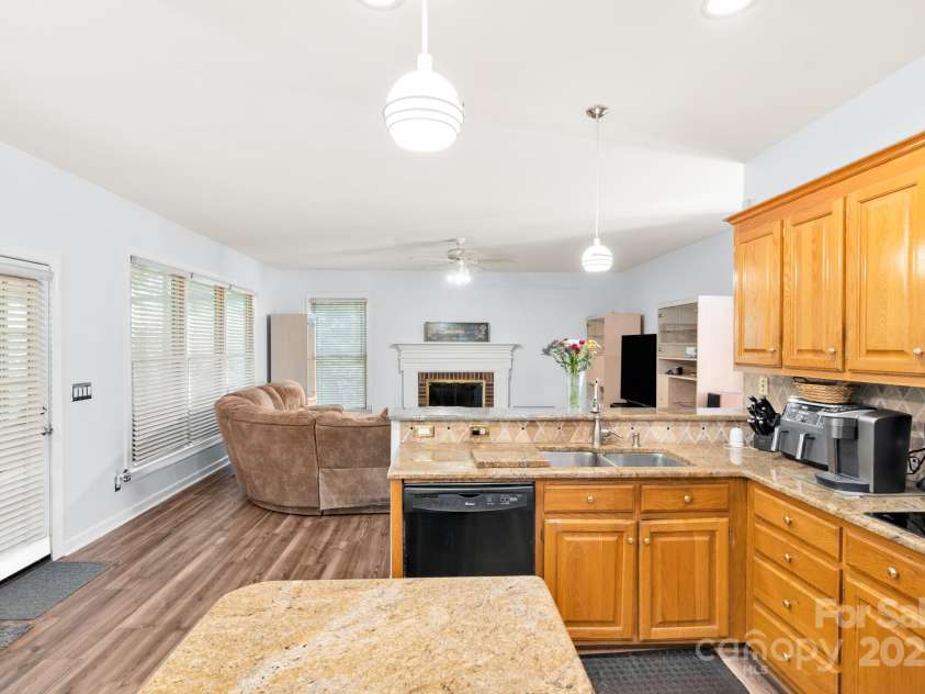 5238 Downing Creek Drive, Charlotte, NC 28269.  MLS# CAR4272595, YatesRealty ID 30035. 