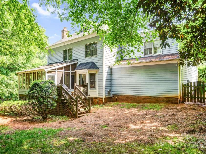 5238 Downing Creek Drive, Charlotte, NC 28269.  MLS# CAR4272595, YatesRealty ID 30035. 