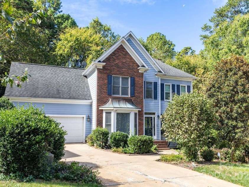 5238 Downing Creek Drive, Charlotte, NC 28269.  MLS# CAR4313074, YatesRealty ID 30035. 