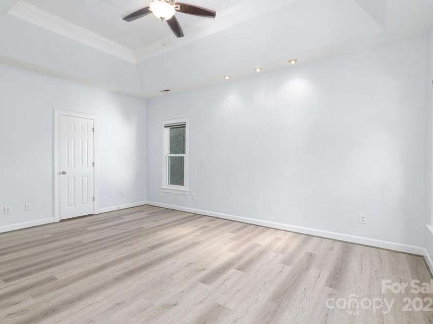 5238 Downing Creek Drive, Charlotte, NC 28269.  MLS# CAR4313074, YatesRealty ID 30035. 