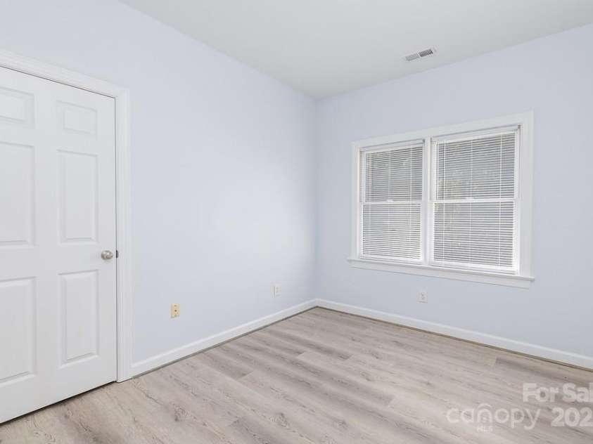 5238 Downing Creek Drive, Charlotte, NC 28269.  MLS# CAR4313074, YatesRealty ID 30035. 