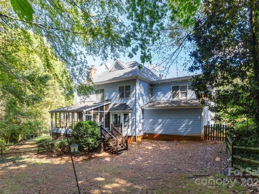 5238 Downing Creek Drive, Charlotte, NC 28269.  MLS# CAR4313074, YatesRealty ID 30035. 