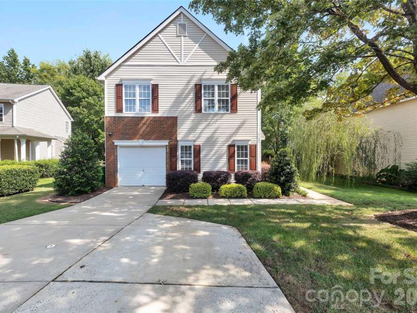 9132 Royal Highlands Court, Charlotte, NC 28277.  MLS# CAR4420335, YatesRealty ID 30035. 
