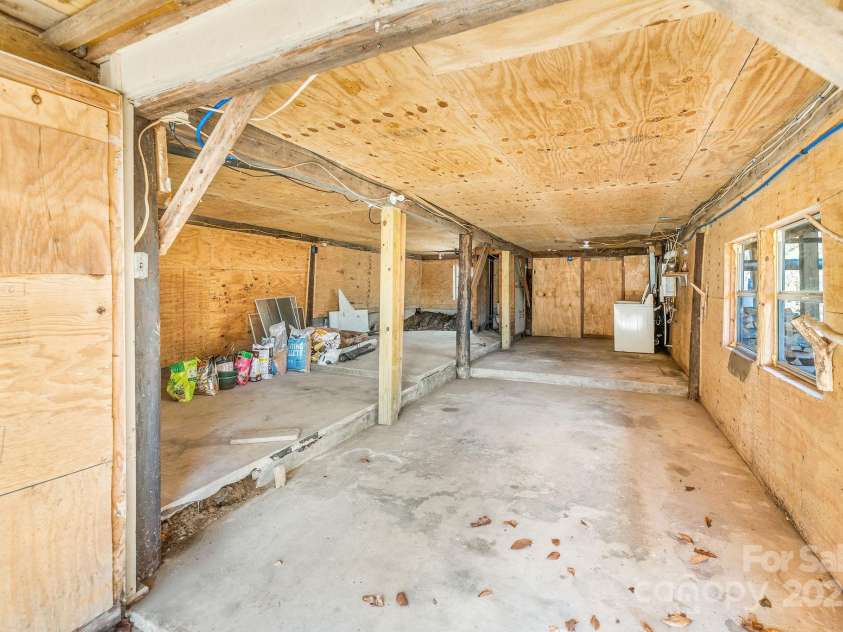 177 Bradford Road, Burnsville, NC 28714.  MLS# CAR4233319, YatesRealty ID 30036. 