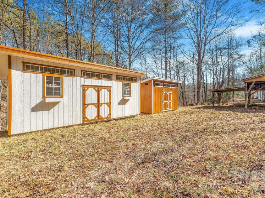 177 Bradford Road, Burnsville, NC 28714.  MLS# CAR4233319, YatesRealty ID 30036. 