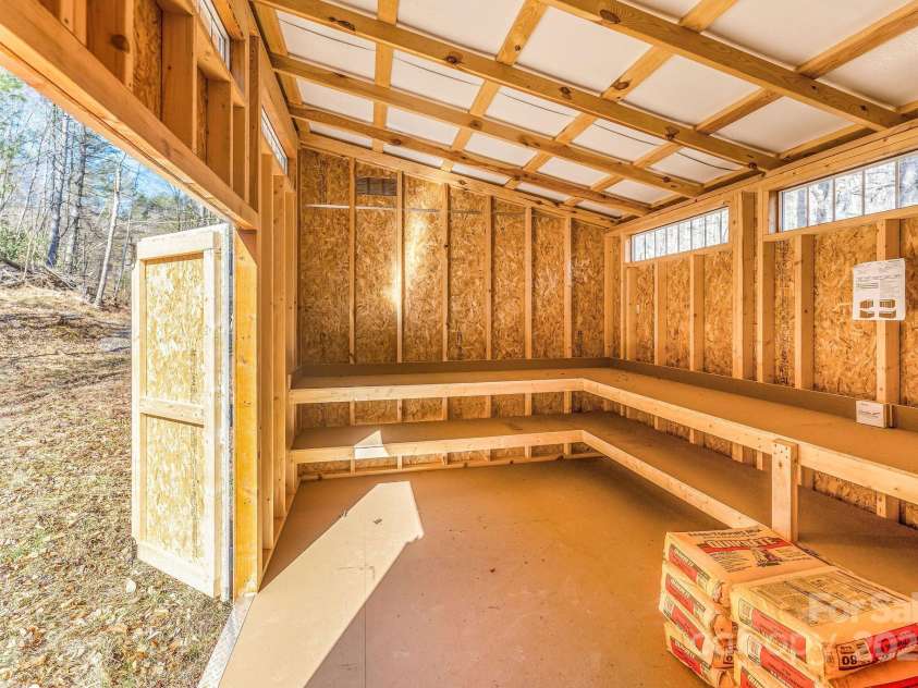 177 Bradford Road, Burnsville, NC 28714.  MLS# CAR4233319, YatesRealty ID 30036. 