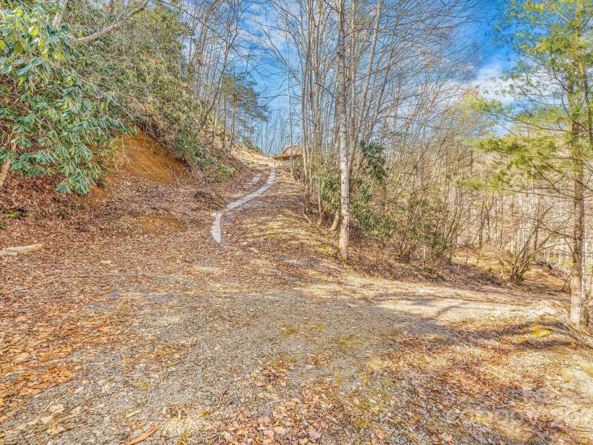 177 Bradford Road, Burnsville, NC 28714.  MLS# CAR4233319, YatesRealty ID 30036. 