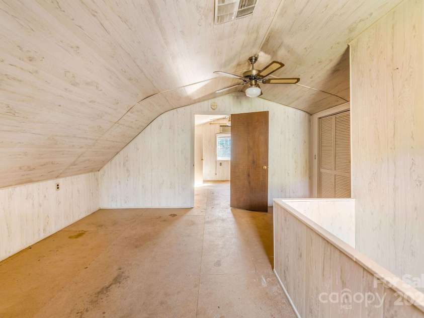 177 Bradford Road, Burnsville, NC 28714.  MLS# CAR4233319, YatesRealty ID 30036. Upstairs den