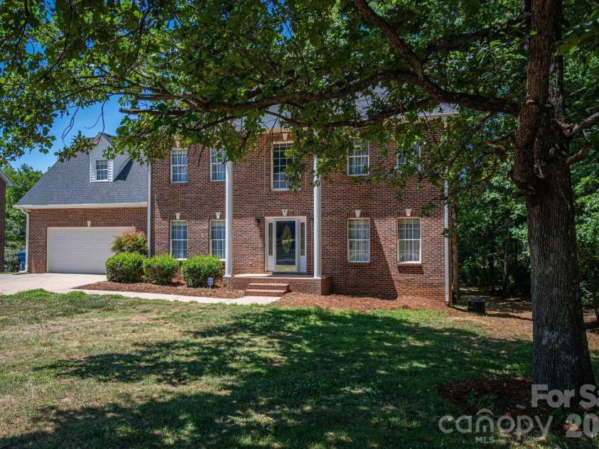 1535 20th Avenue Place, Hickory, NC 28601.  MLS# CAR4381729, YatesRealty ID 30037. 