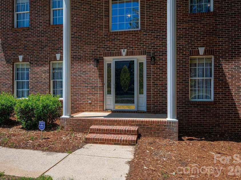 1535 20th Avenue Place, Hickory, NC 28601.  MLS# CAR4381729, YatesRealty ID 30037. 