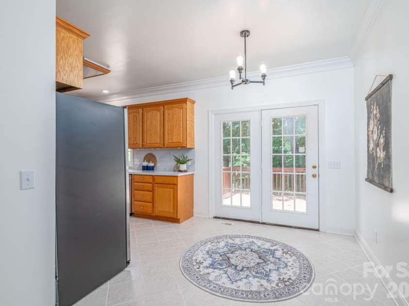 1535 20th Avenue Place, Hickory, NC 28601.  MLS# CAR4381729, YatesRealty ID 30037. 
