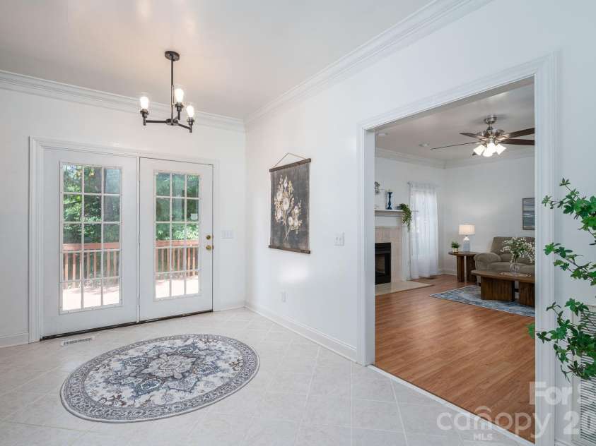 1535 20th Avenue Place, Hickory, NC 28601.  MLS# CAR4381729, YatesRealty ID 30037. 