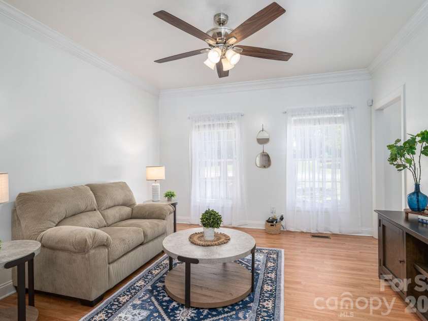 1535 20th Avenue Place, Hickory, NC 28601.  MLS# CAR4381729, YatesRealty ID 30037. 
