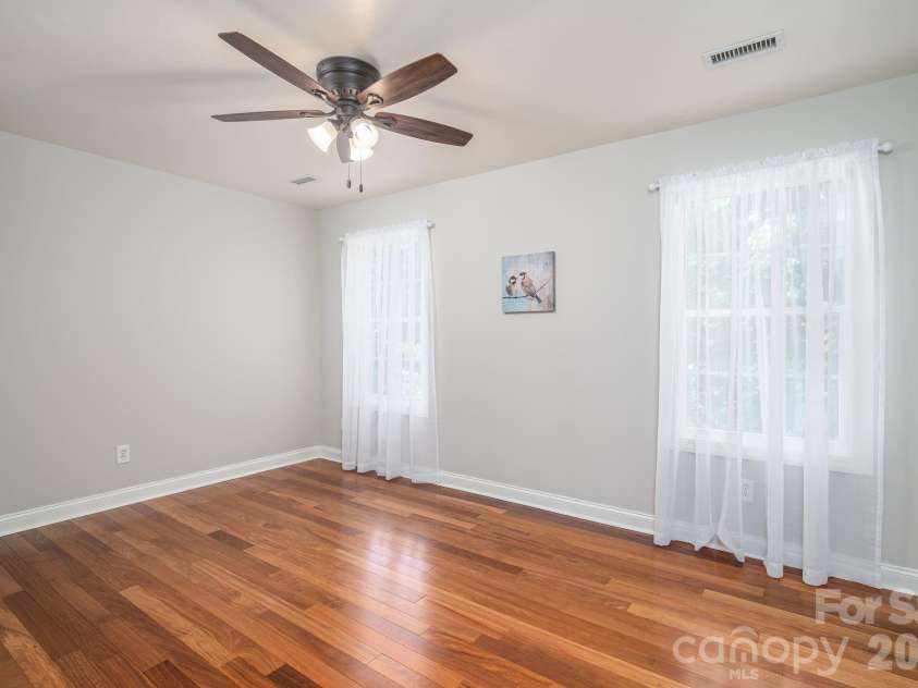 1535 20th Avenue Place, Hickory, NC 28601.  MLS# CAR4381729, YatesRealty ID 30037. 