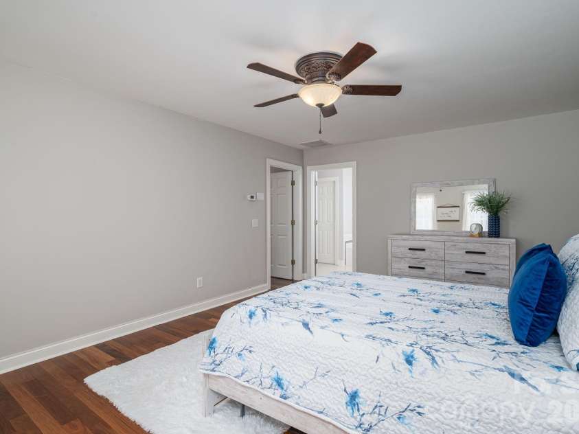 1535 20th Avenue Place, Hickory, NC 28601.  MLS# CAR4381729, YatesRealty ID 30037. 