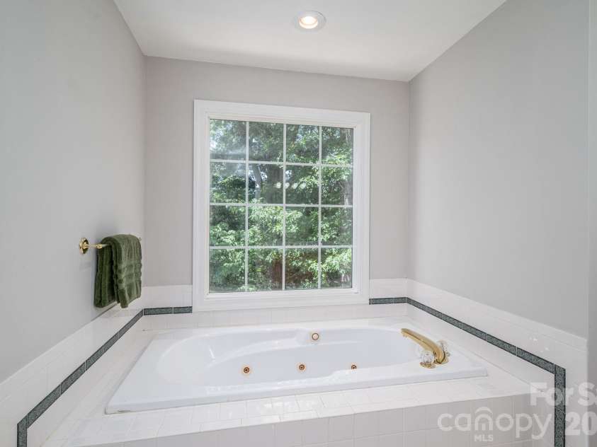 1535 20th Avenue Place, Hickory, NC 28601.  MLS# CAR4381729, YatesRealty ID 30037. 