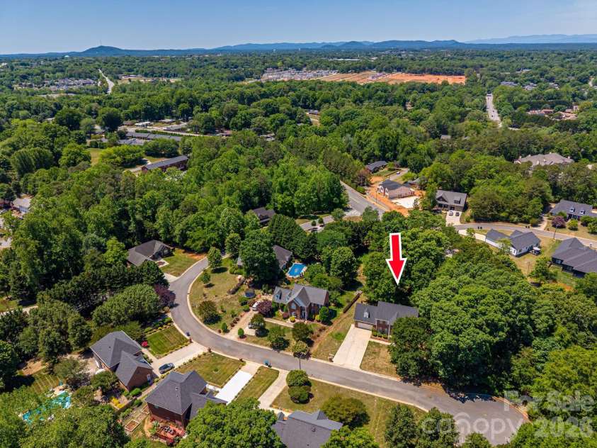 1535 20th Avenue Place, Hickory, NC 28601.  MLS# CAR4381729, YatesRealty ID 30037. 