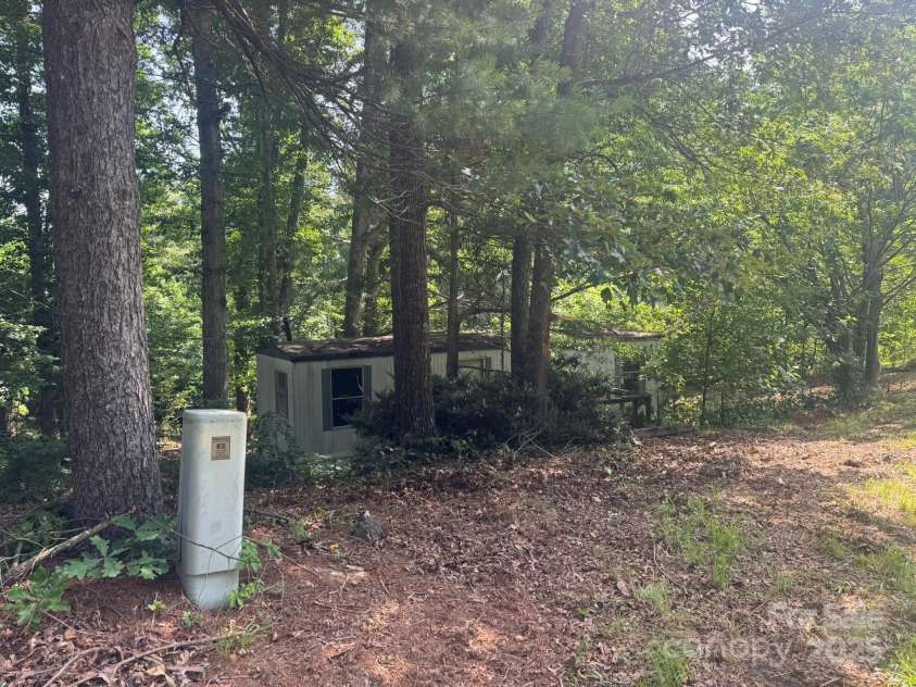 1290 Gardiol Avenue, Valdese, NC 28690.  MLS# CAR4274503, YatesRealty ID 30038. 550 Bravard Single wide