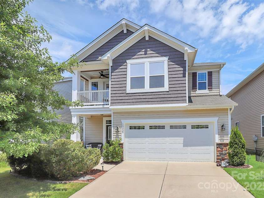15029 Cordelia Drive, Charlotte, NC 28278.  MLS# CAR4286169, YatesRealty ID 30039. 