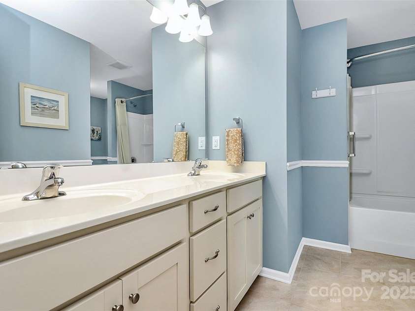 15029 Cordelia Drive, Charlotte, NC 28278.  MLS# CAR4286169, YatesRealty ID 30039. 