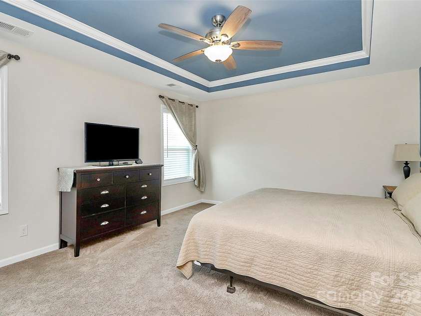 15029 Cordelia Drive, Charlotte, NC 28278.  MLS# CAR4286169, YatesRealty ID 30039. 