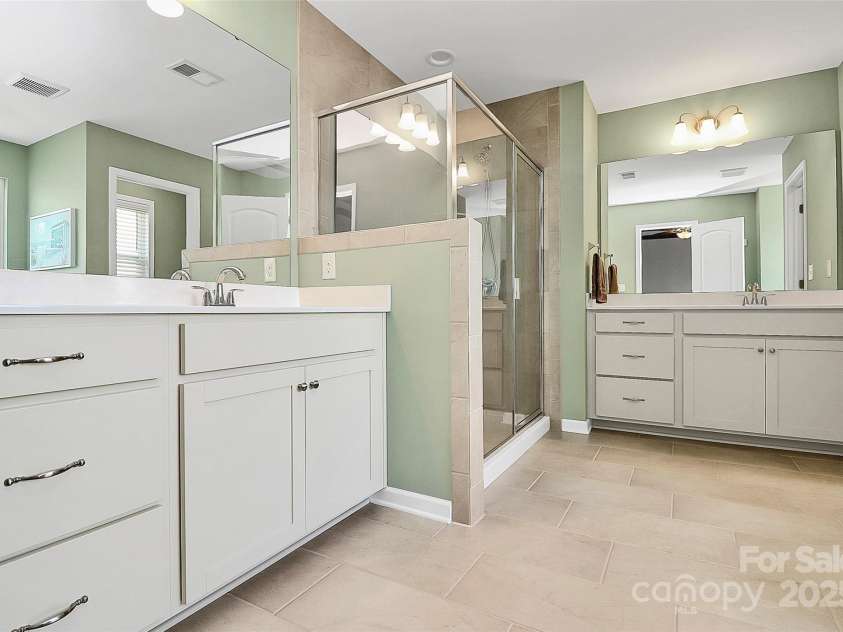 15029 Cordelia Drive, Charlotte, NC 28278.  MLS# CAR4286169, YatesRealty ID 30039. 