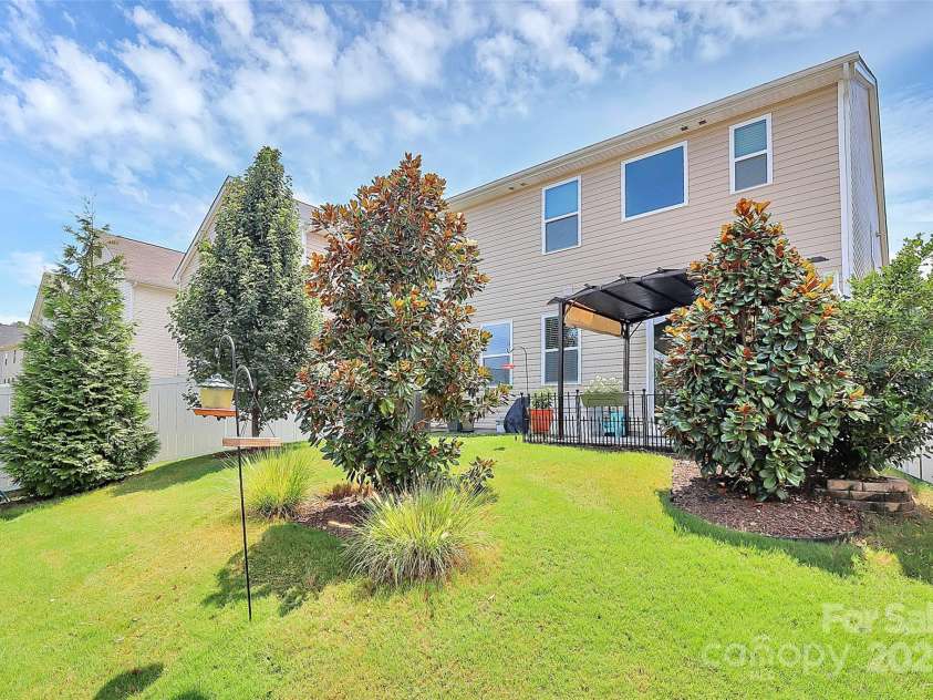 15029 Cordelia Drive, Charlotte, NC 28278.  MLS# CAR4286169, YatesRealty ID 30039. 