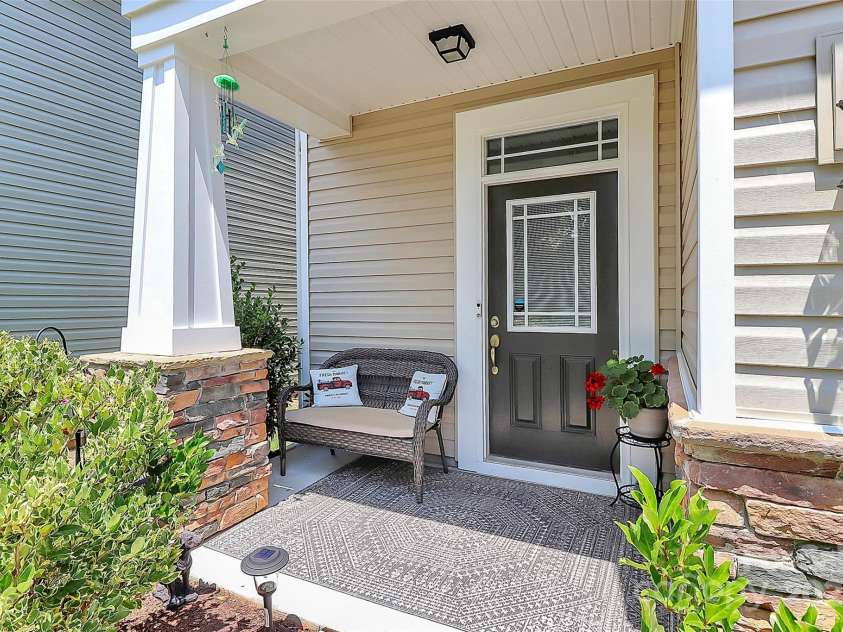 15029 Cordelia Drive, Charlotte, NC 28278.  MLS# CAR4286169, YatesRealty ID 30039. 